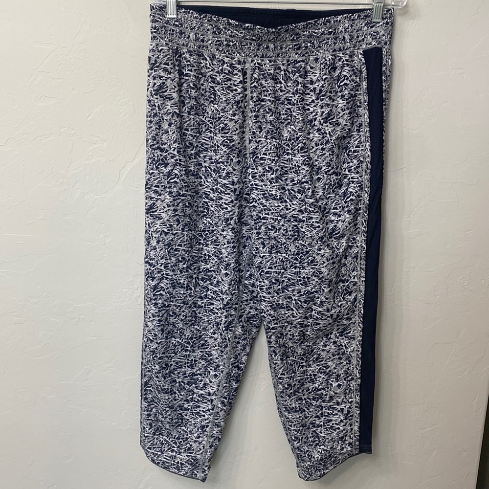 Lululemon for the love crop pant size 10.